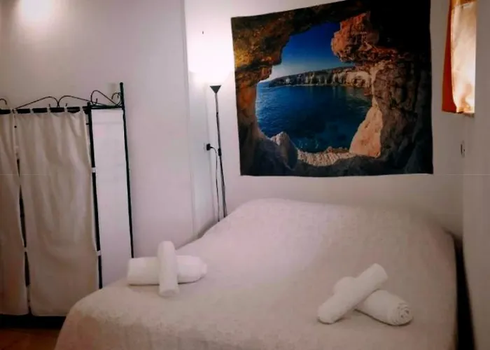 Room Calafatari